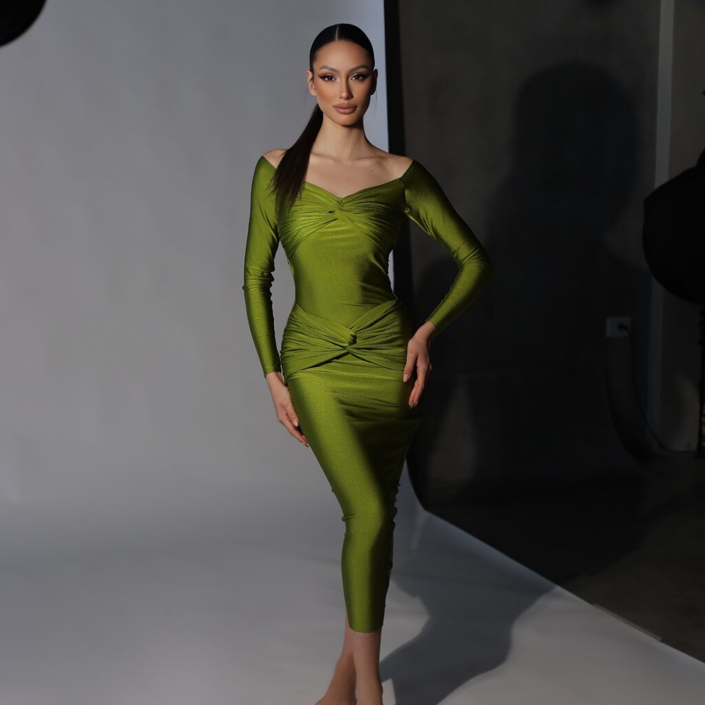 TÓIRA SLEEK OFF SHOULDER DRESS