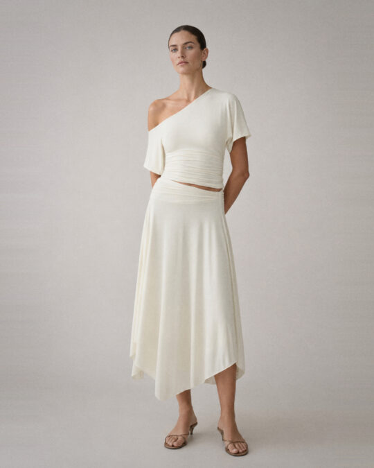 the L’AIR d’ÉTÉ asymmetrical set