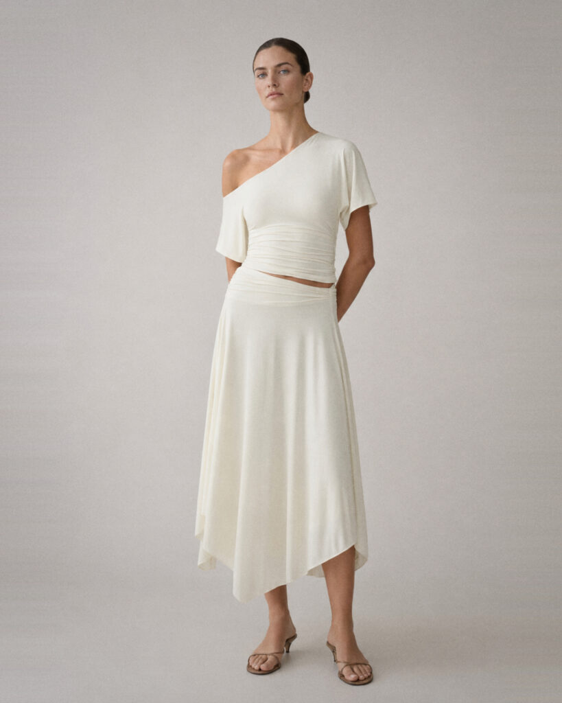 the L’AIR d’ÉTÉ asymmetrical set
